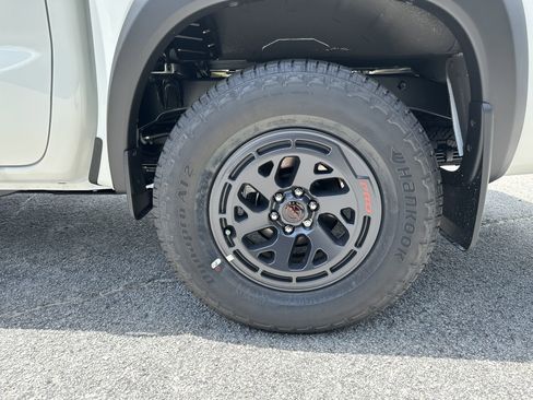 New 2025 Nissan Frontier PRO-4X image 19