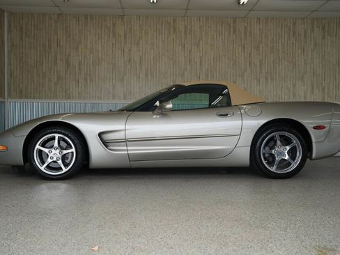 Used 2002 Chevrolet Corvette Convertible w/ Preferred Equipment Group2 RWD image 5