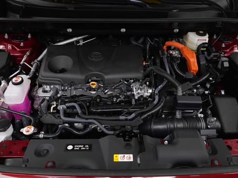 Used 2025 Toyota RAV4 XLE image 30