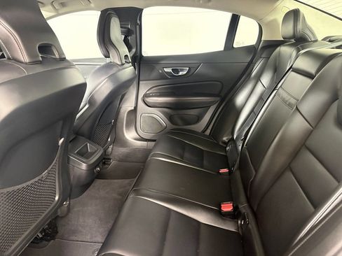Used 2020 Volvo S60 T5 Momentum FWD image 36