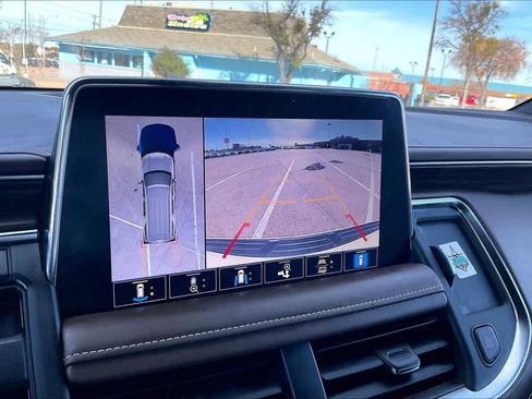 Used 2021 Chevrolet Suburban High Country image 25