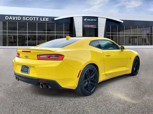 Used 2016 Chevrolet Camaro LT RWD image 4