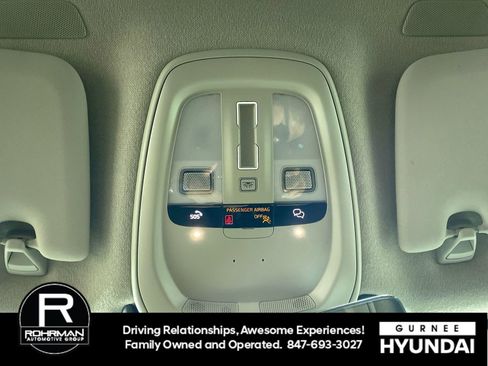 Used 2025 Volvo XC40 B5 Plus image 10