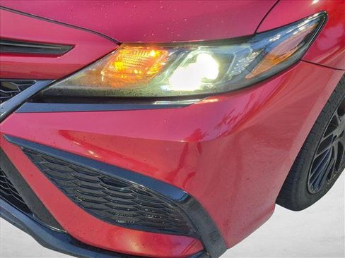 Used 2022 Toyota Camry SE FWD image 10