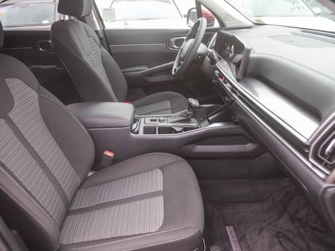 Certified 2025 Kia Sorento LX FWD image 18