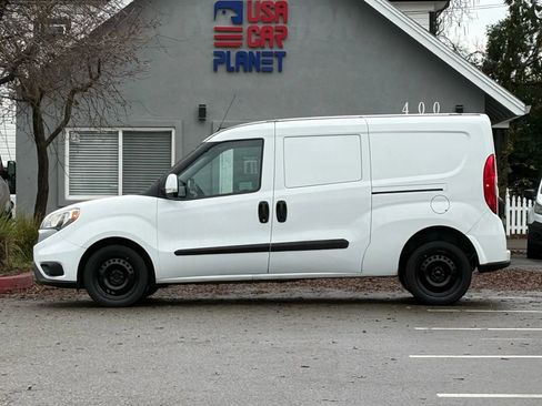 Used 2021 RAM ProMaster City Tradesman SLT image 9