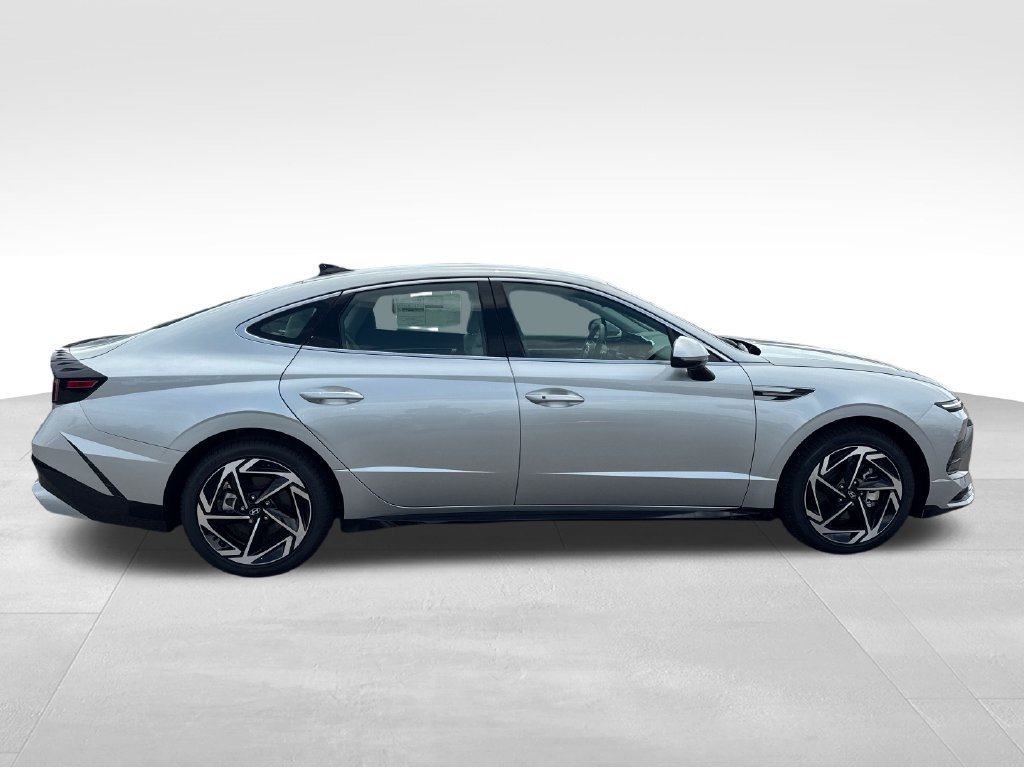 New 2026 Hyundai Sonata SEL FWD image 6