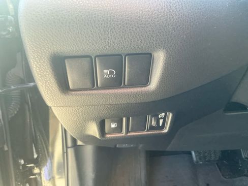 Used 2020 Toyota C-HR XLE image 19