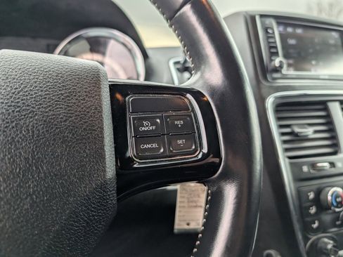 Used 2018 Dodge Grand Caravan SXT w/ Blacktop Package image 30