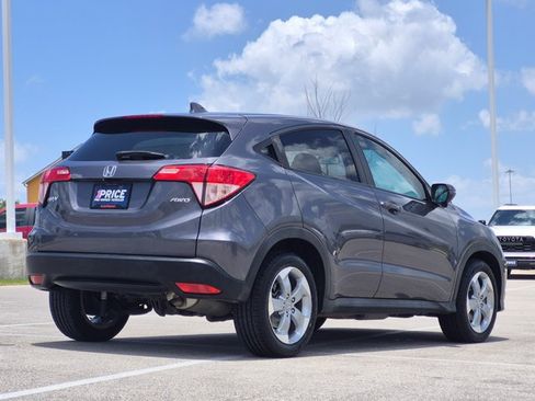 Used 2017 Honda HR-V EX image 5