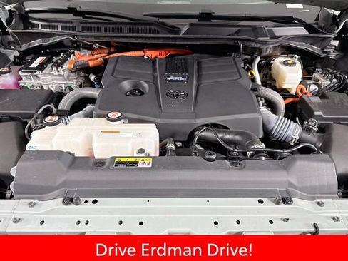 Used 2024 Toyota Sequoia Platinum AWD/4WD image 30