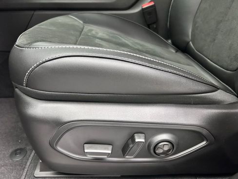 New 2025 Jeep Grand Cherokee L Altitude image 18