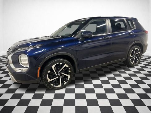 Used 2022 Mitsubishi Outlander SE image 4