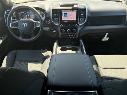 New 2026 RAM 1500 Express AWD/4WD image 30