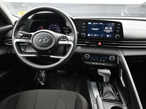 Certified 2023 Hyundai Elantra SEL FWD image 19