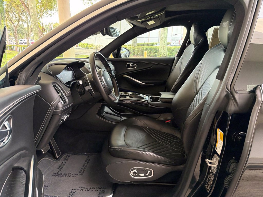 Used 2021 Aston Martin DBX AWD/4WD image 5