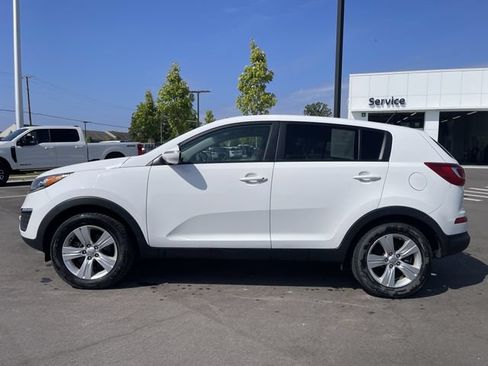 Used 2013 Kia Sportage LX FWD image 2
