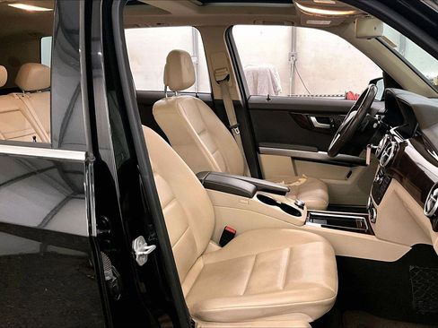 Used 2015 Mercedes-Benz GLK 350 4MATIC image 8