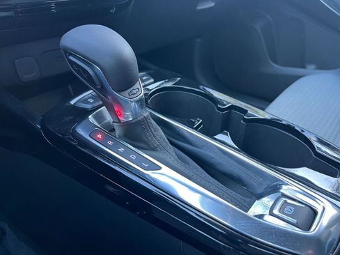 Used 2025 Chevrolet Trax LT image 42