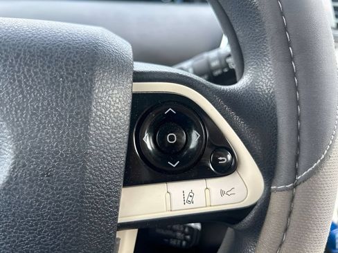 Used 2017 Toyota Prius Two w/ Carpet Mat Package FWD image 25