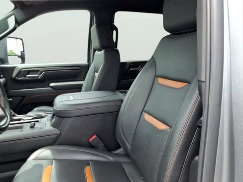 Used 2025 GMC Sierra 2500 AT4 AWD/4WD image 18