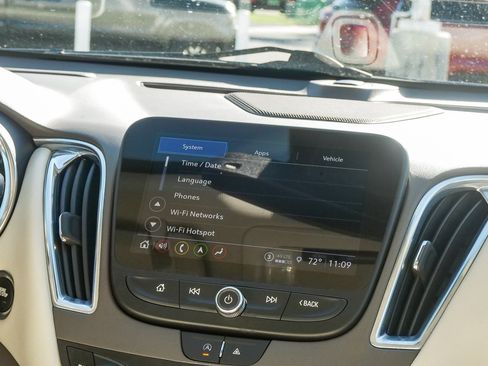 Used 2023 Chevrolet Malibu LT image 13