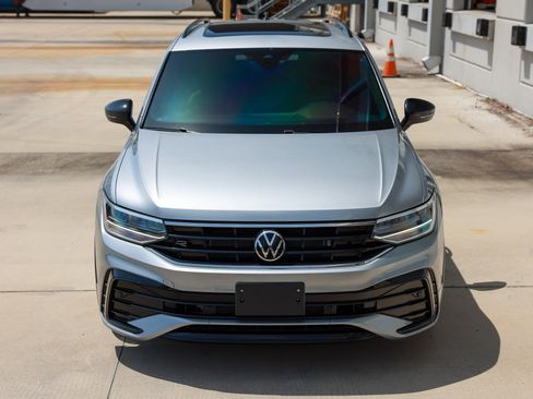 Used 2023 Volkswagen Tiguan SE R-Line FWD image 23