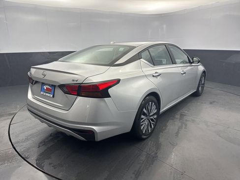 Used 2024 Nissan Altima 2.5 SV image 5