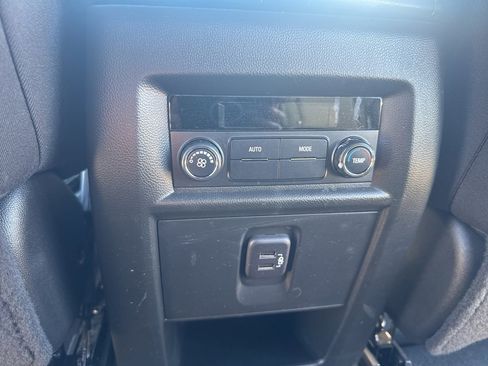 Used 2023 Chevrolet Traverse LT w/ Midnight/Sport Edition image 31