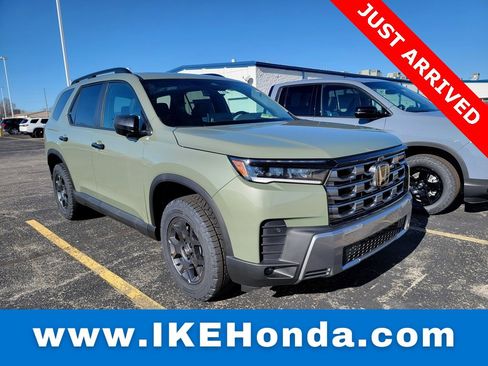New 2026 Honda Pilot TrailSport image 1