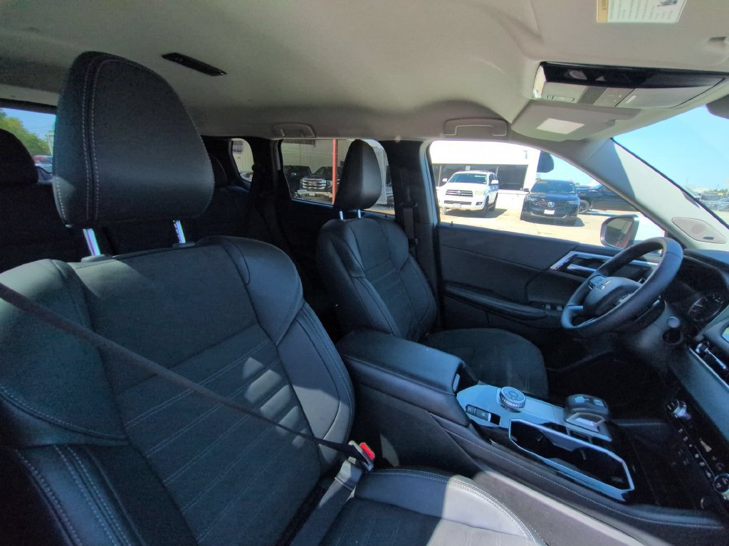 Used 2025 Mitsubishi Outlander SE AWD/4WD image 30