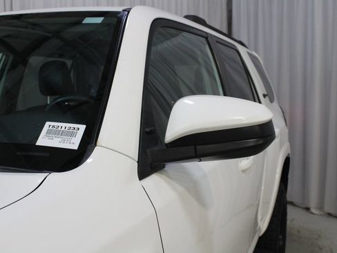 Used 2015 Toyota 4Runner TRD Pro AWD/4WD image 33