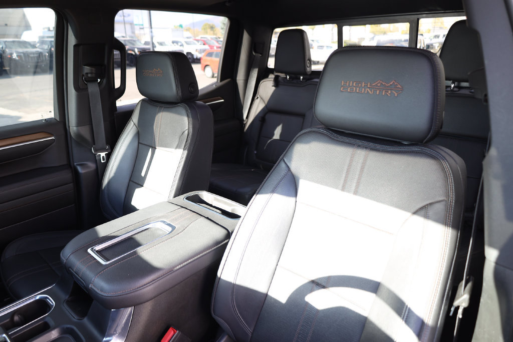 Used 2022 Chevrolet Silverado 1500 High Country w/ High Country Premium Package AWD/4WD image 17