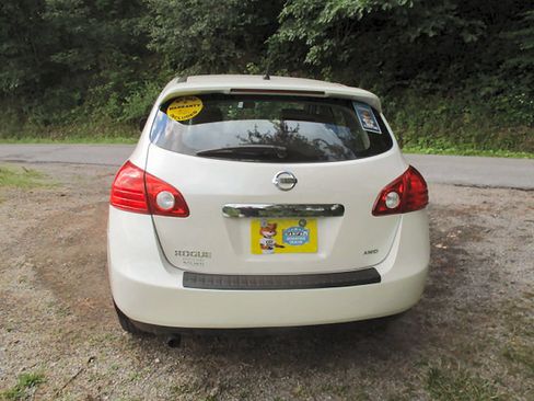 Used 2011 Nissan Rogue S AWD/4WD image 8