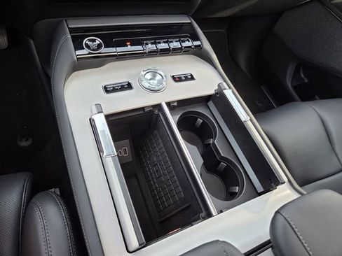 New 2026 Lincoln Navigator Reserve w/ Jet Appearance Package AWD/4WD image 9