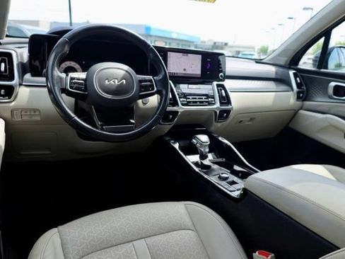 Used 2023 Kia Sorento SX AWD/4WD image 7
