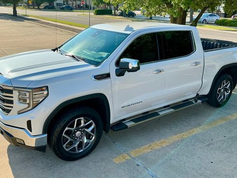 Used 2022 GMC Sierra 1500 SLT w/ SLT Convenience Package AWD/4WD image 4