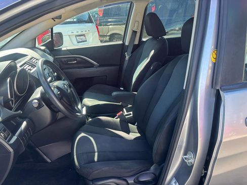 Used 2014 MAZDA MAZDA5 Sport image 4