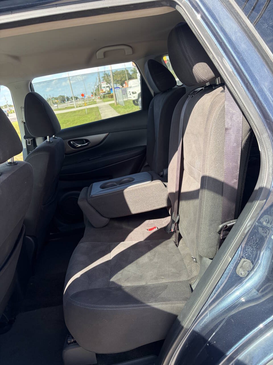 Used 2016 Nissan Rogue SV AWD/4WD image 11
