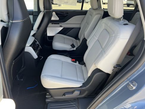 New 2026 Lincoln Aviator Reserve w/ Luxury Package image 27