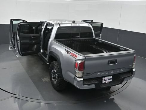 Used 2022 Toyota Tacoma TRD Off-Road AWD/4WD image 56