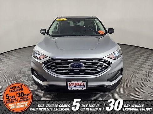 Used 2021 Ford Edge SE image 3
