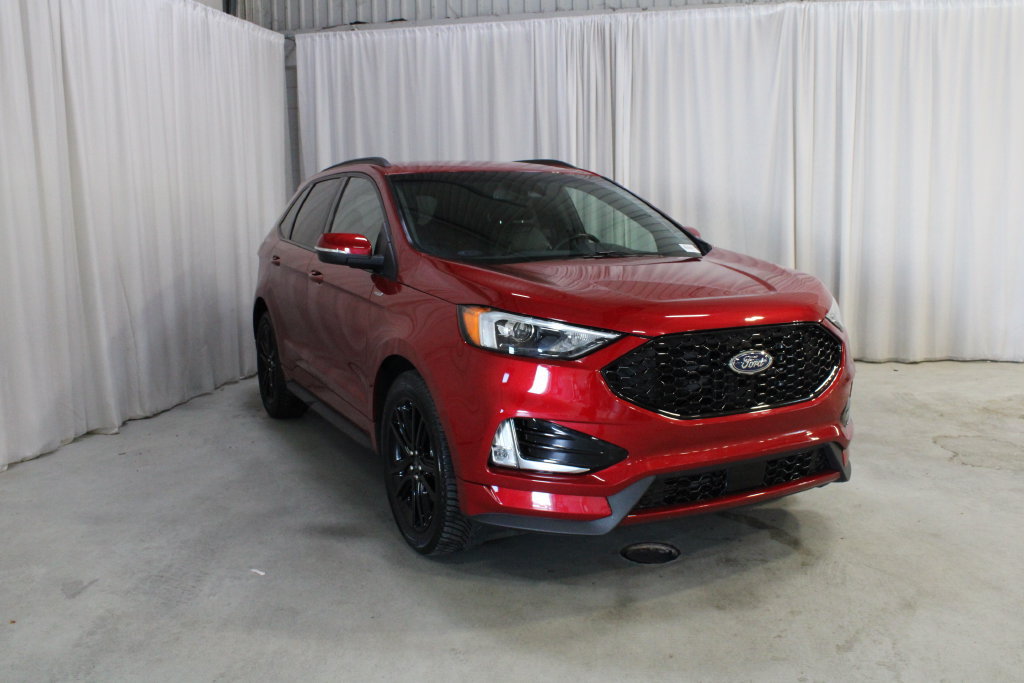 Used 2020 Ford Edge ST-Line w/ Cold Weather Package FWD image 36
