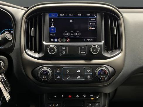 Used 2021 Chevrolet Colorado Z71 AWD/4WD image 12