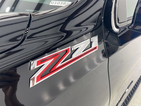 Used 2023 Chevrolet Suburban Z71 w/ Luxury Package image 30