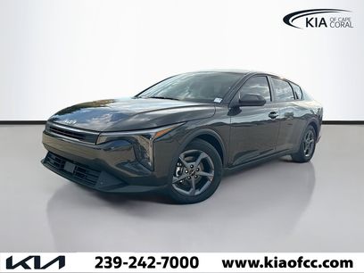 New 2025 Kia K4 LXS