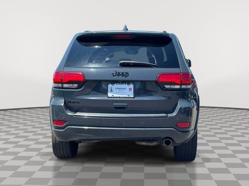 Used 2018 Jeep Grand Cherokee Altitude AWD/4WD image 5