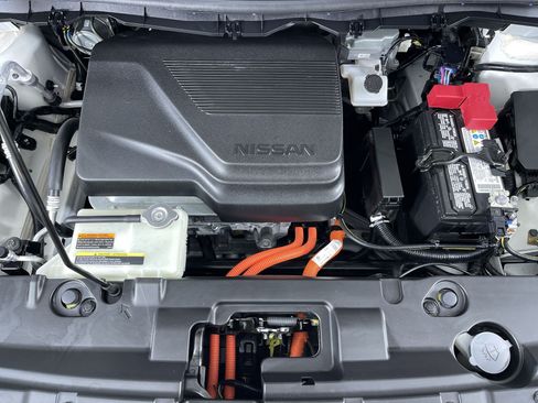 Certified 2025 Nissan Leaf S FWD image 26