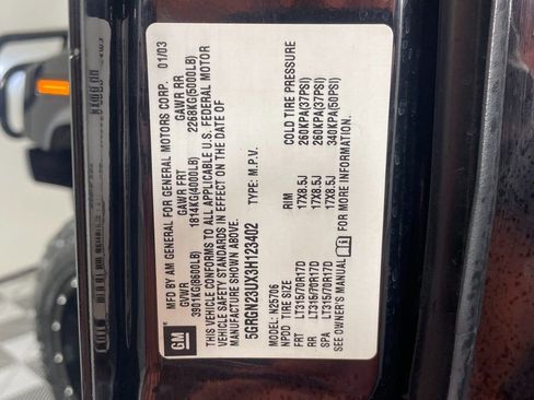 Used 2003 HUMMER H2 w/ Preferred Equipment Group AWD/4WD image 25