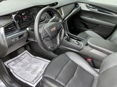 Used 2025 Cadillac XT5 Premium Luxury image 10